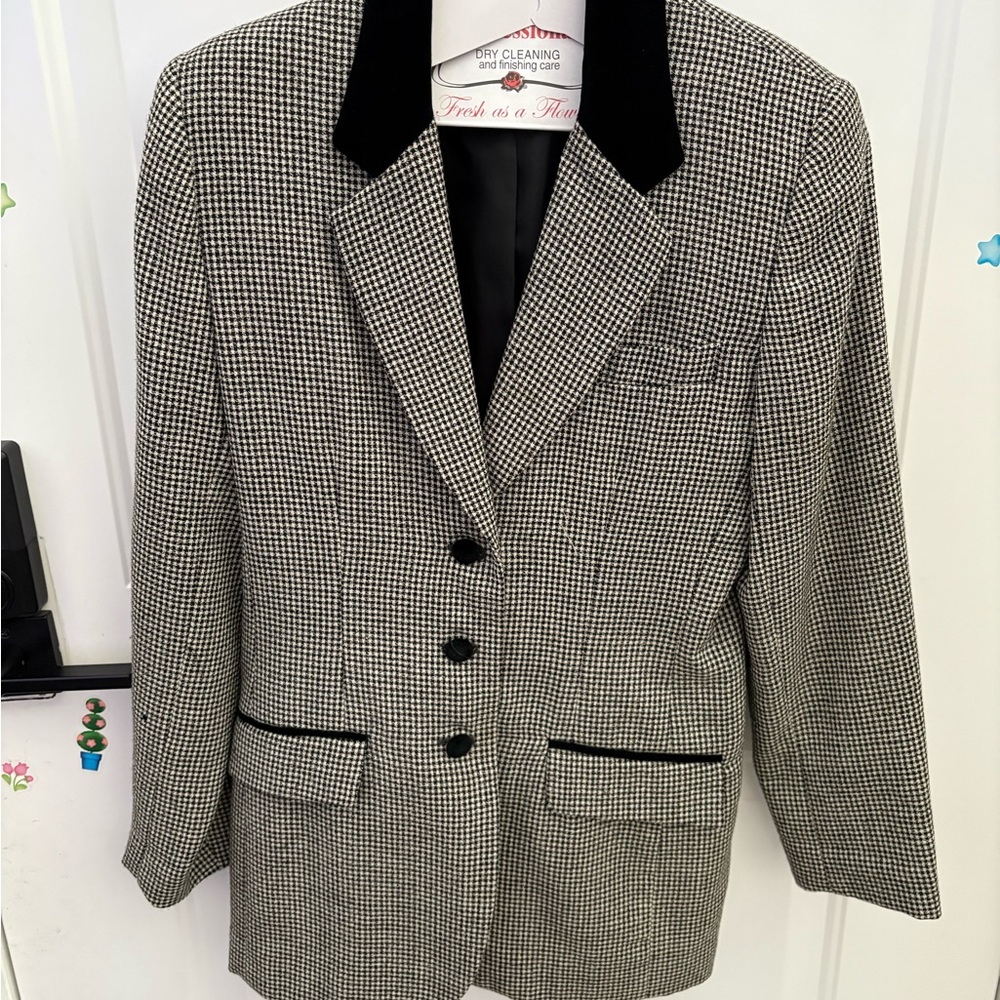 Classic Black and White Houndstooth Blazer